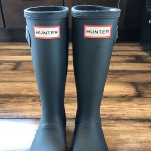 Girls size2 original Hunter boots